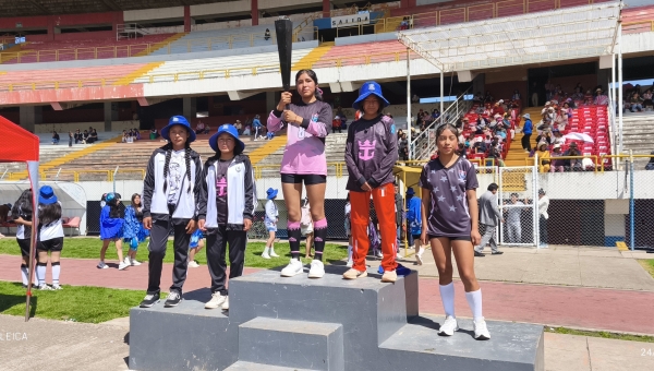 Equipo de atletismo en la regional JEDPA 2026